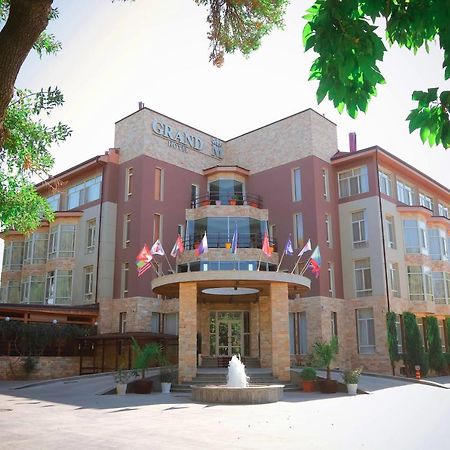 Grand M Hotel Навої Екстер'єр фото