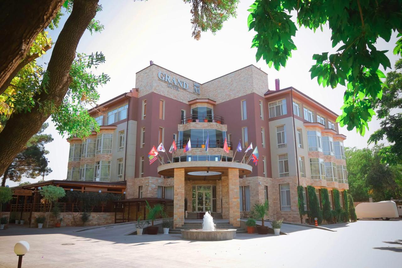Grand M Hotel Навої Екстер'єр фото